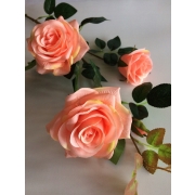 Роза ткань 3 цветка 2 бутона 80 см персиковая 10 веток ( цена за ветку 175 )